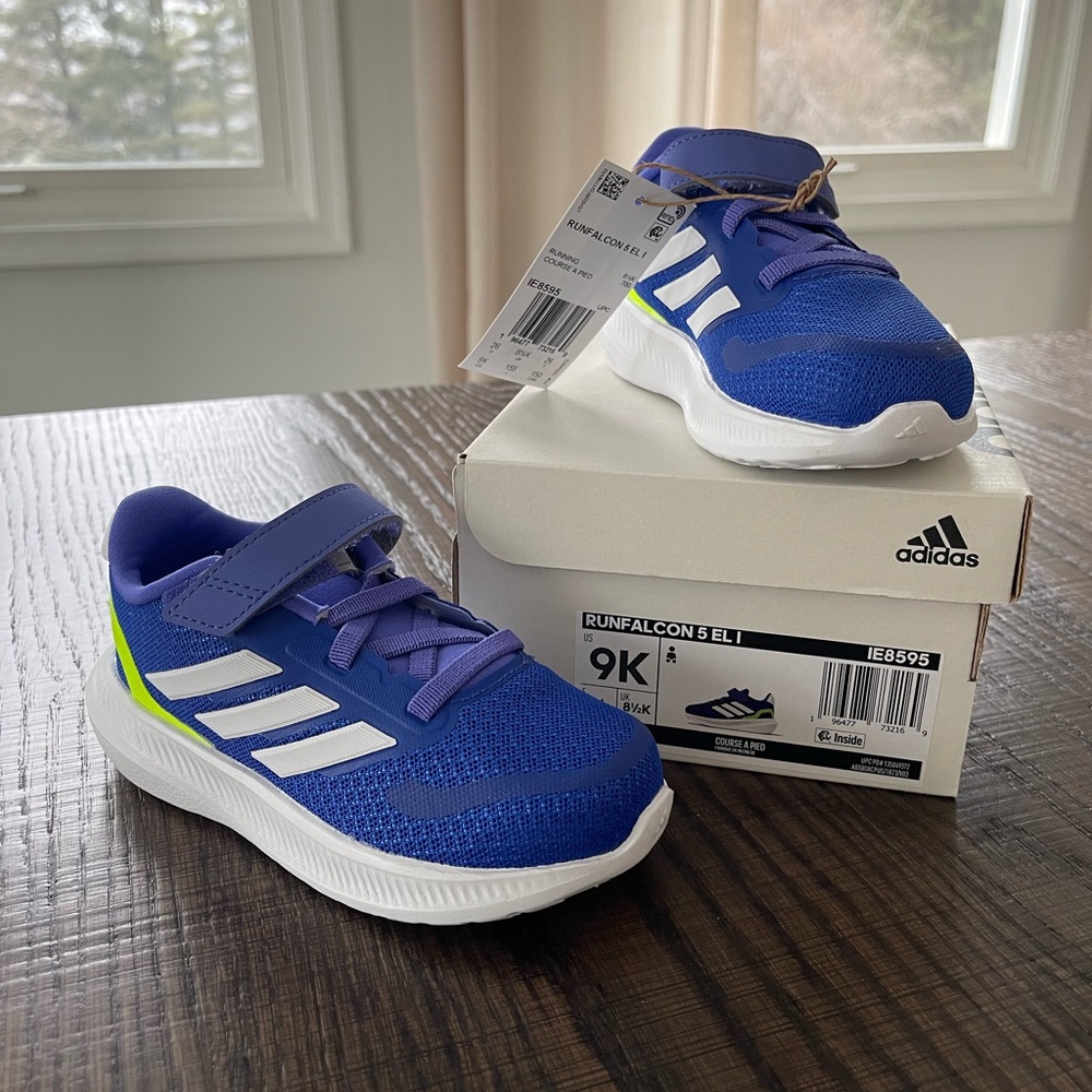 New Adidas Boys Sneakers size 9